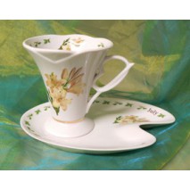 Tasse et sous tasse forme tulipe