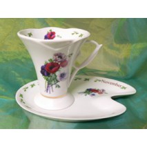 Tasse et sous tasse forme tulipe