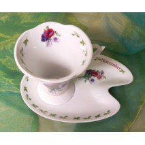 Tasse et sous tasse forme tulipe