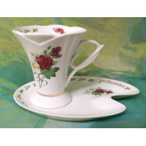 Tasse et sous tasse forme tulipe